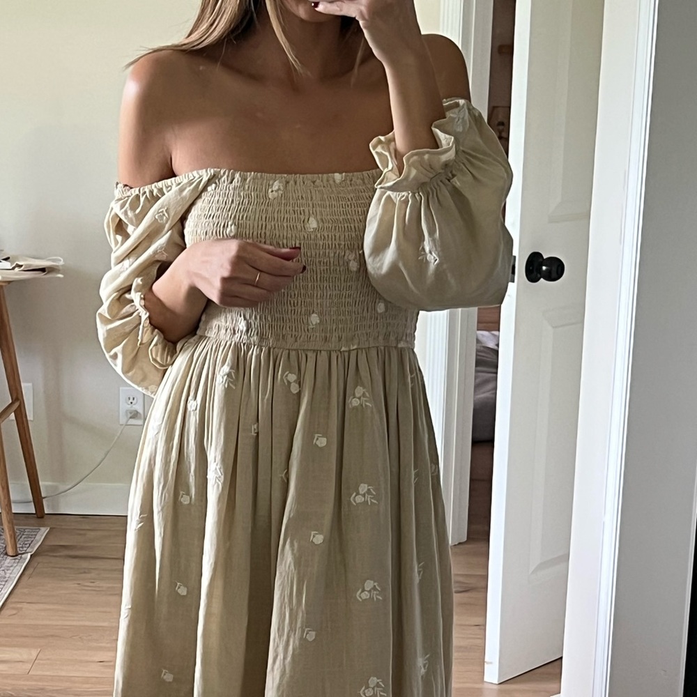 Endless Blu Beige Maxi Dress with Floral Embroidery